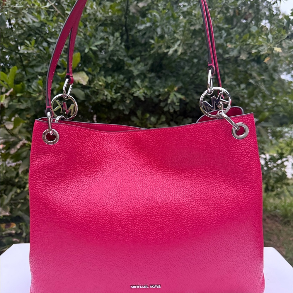 Michael Kors Large Christina Tripple Compartment Leather Shoulder Bag